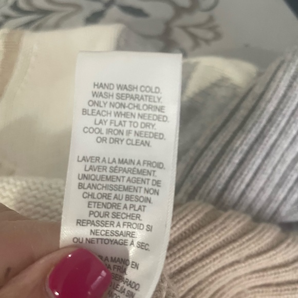 Splendid color block sweater in size small - Picture 8 of 9